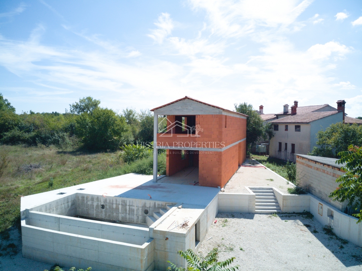 Casa estremamente attraente con piscina a sfioro per tutti gli amanti dell'Istria centrale