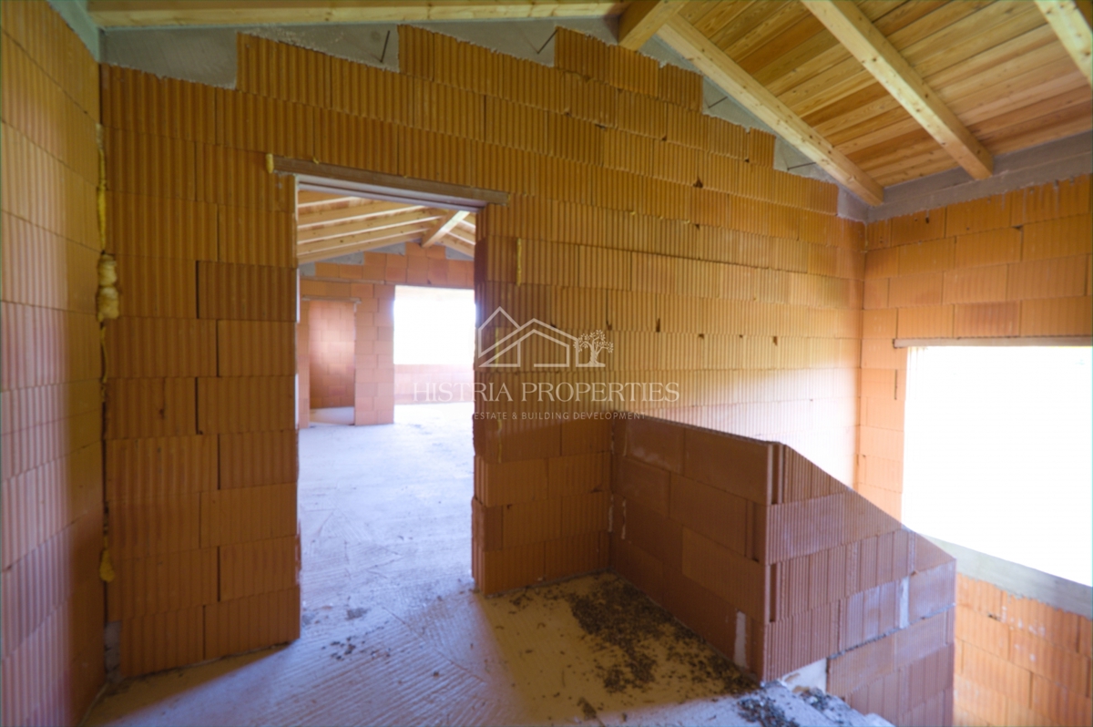 Casa estremamente attraente con piscina a sfioro per tutti gli amanti dell'Istria centrale