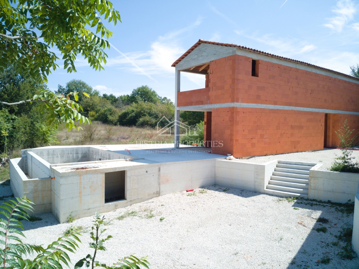 Casa estremamente attraente con piscina a sfioro per tutti gli amanti dell'Istria centrale