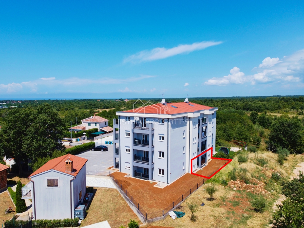 Appartamento familiare in un nuovo edificio con giardino a 6 km da Parenzo