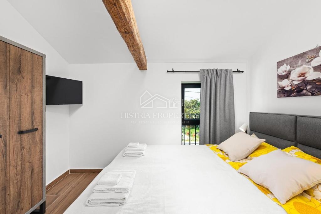 Casa in pietra d'Istria ristrutturata con piscina in un piccolo e tranquillo villaggio