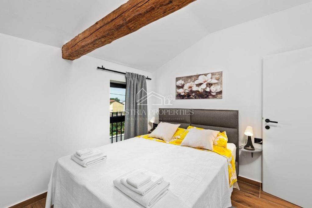 Casa in pietra d'Istria ristrutturata con piscina in un piccolo e tranquillo villaggio