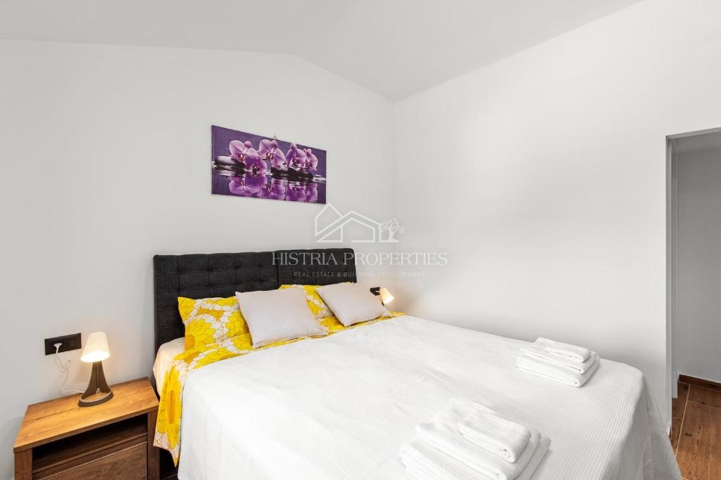 Casa in pietra d'Istria ristrutturata con piscina in un piccolo e tranquillo villaggio