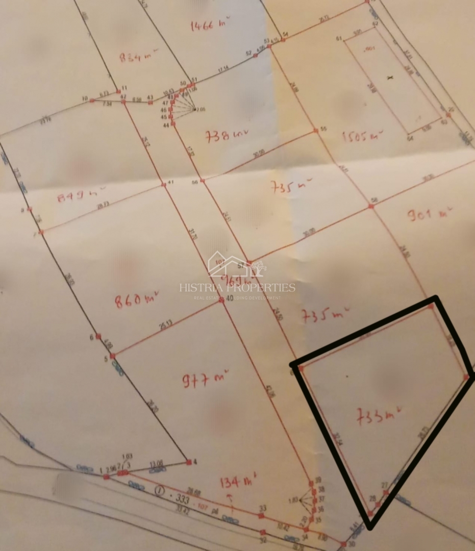 Vista mare e terreno con ottime potenzialità per realizzare una casa vacanze