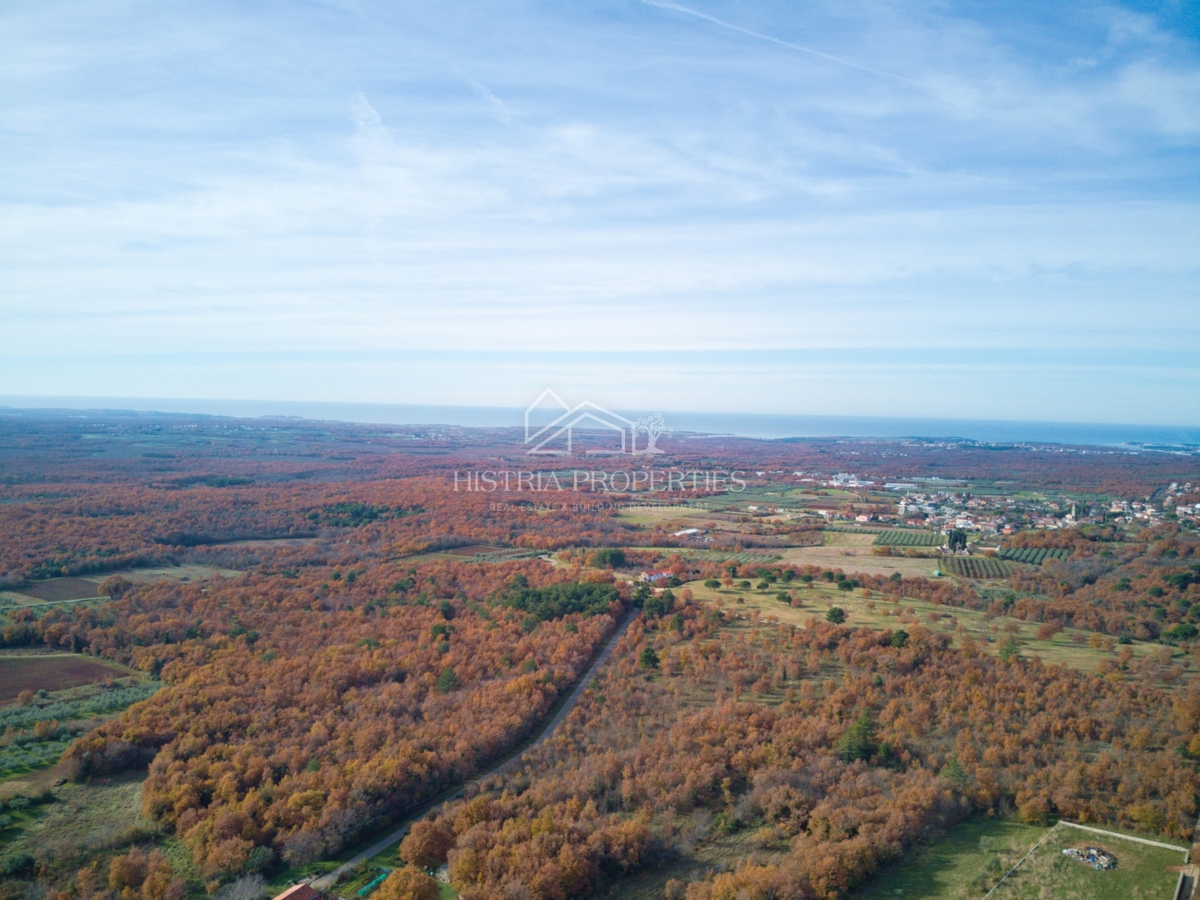 Vista mare e terreno con ottime potenzialità per realizzare una casa vacanze