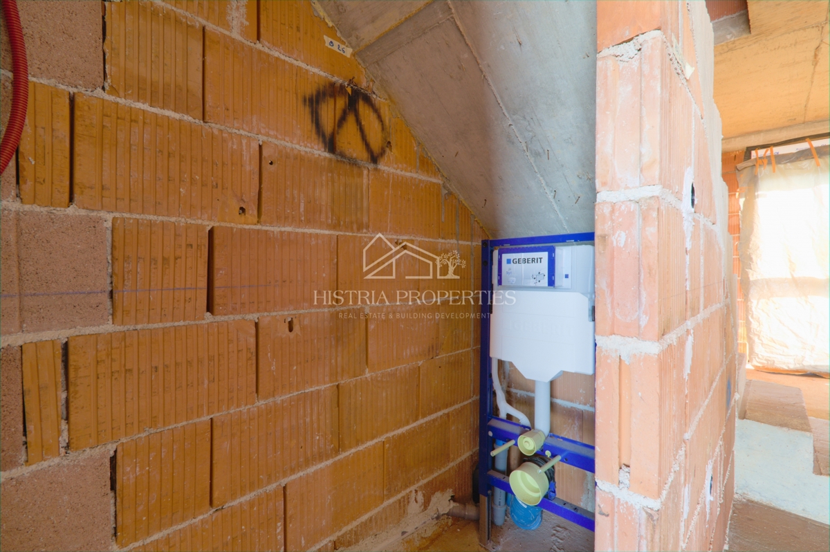 Moderno edificio nuovo e appartamento con vista mare vicino a Parenzo