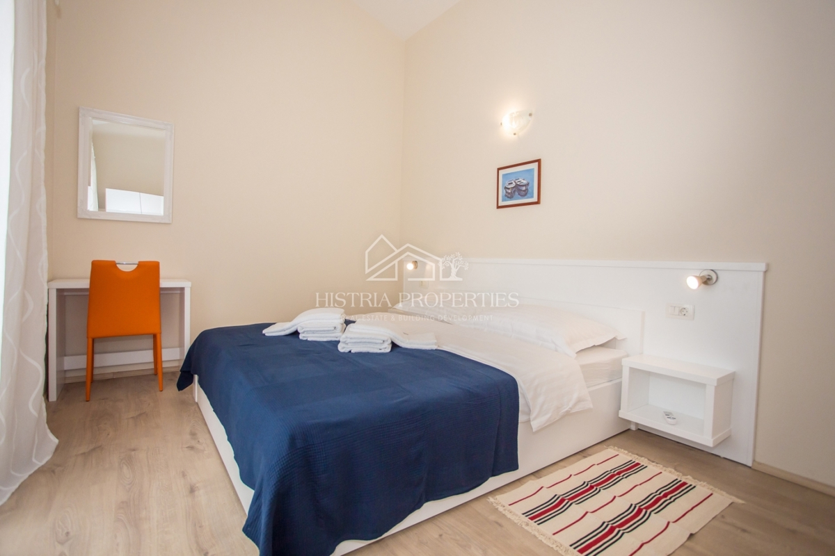 Posizione rinomata, vicino alla città di Parenzo e una bella casa con piscina