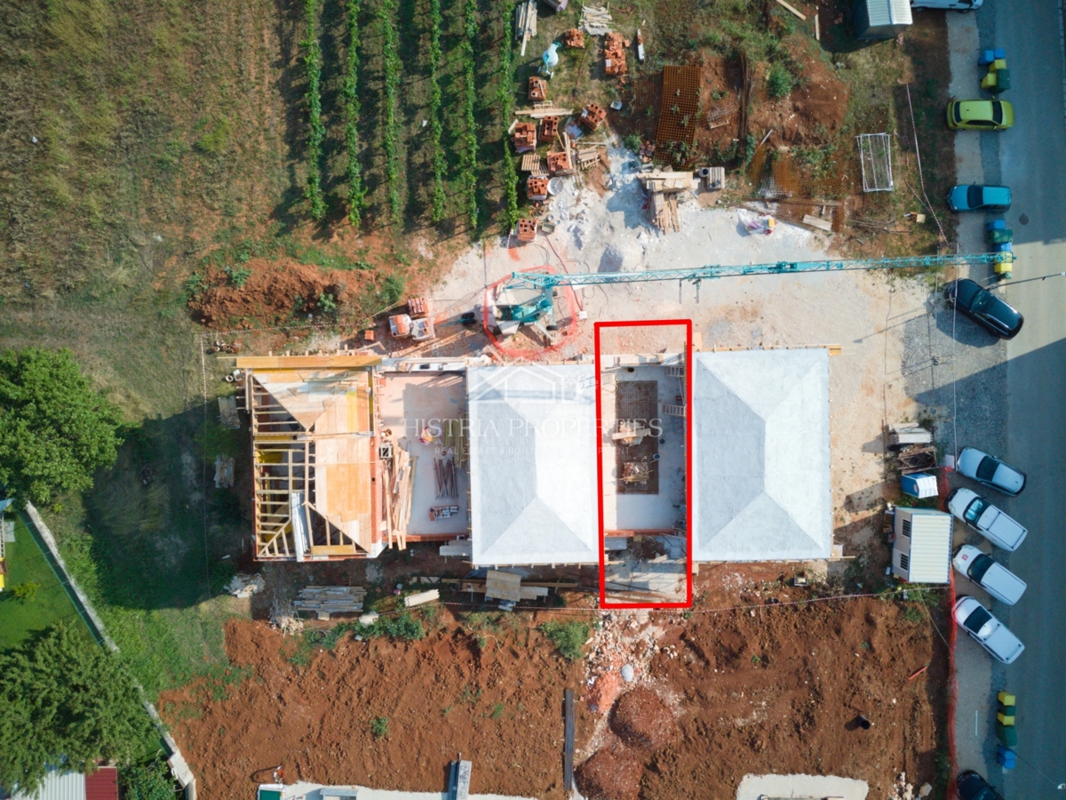 Nuova casa a schiera con elementi tradizionali vicino alla città di Parenzo