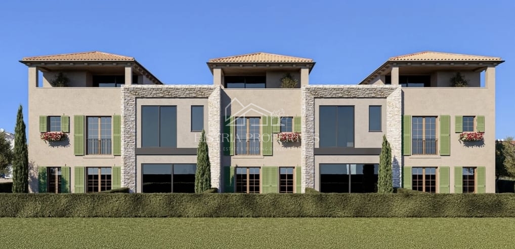 Nuova casa a schiera con elementi tradizionali vicino alla città di Parenzo