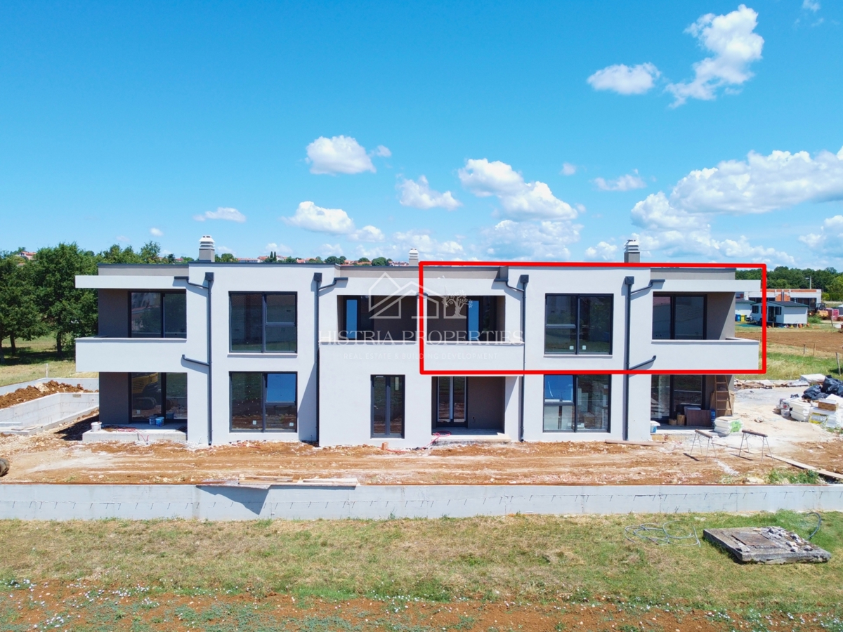 Appartamento con piscina in un nuovo edificio a 4 km da Parenzo