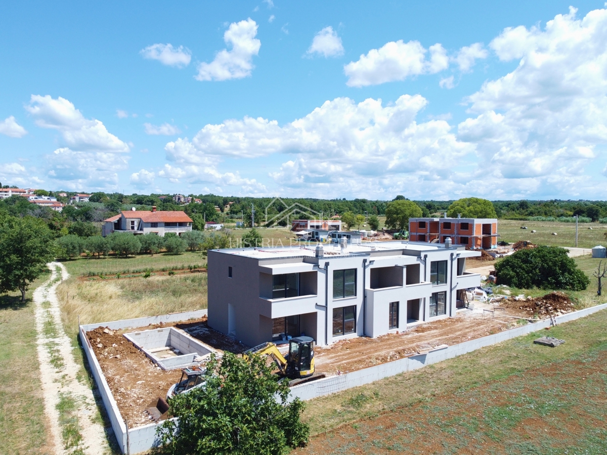 Appartamento con piscina in un nuovo edificio a 4 km da Parenzo