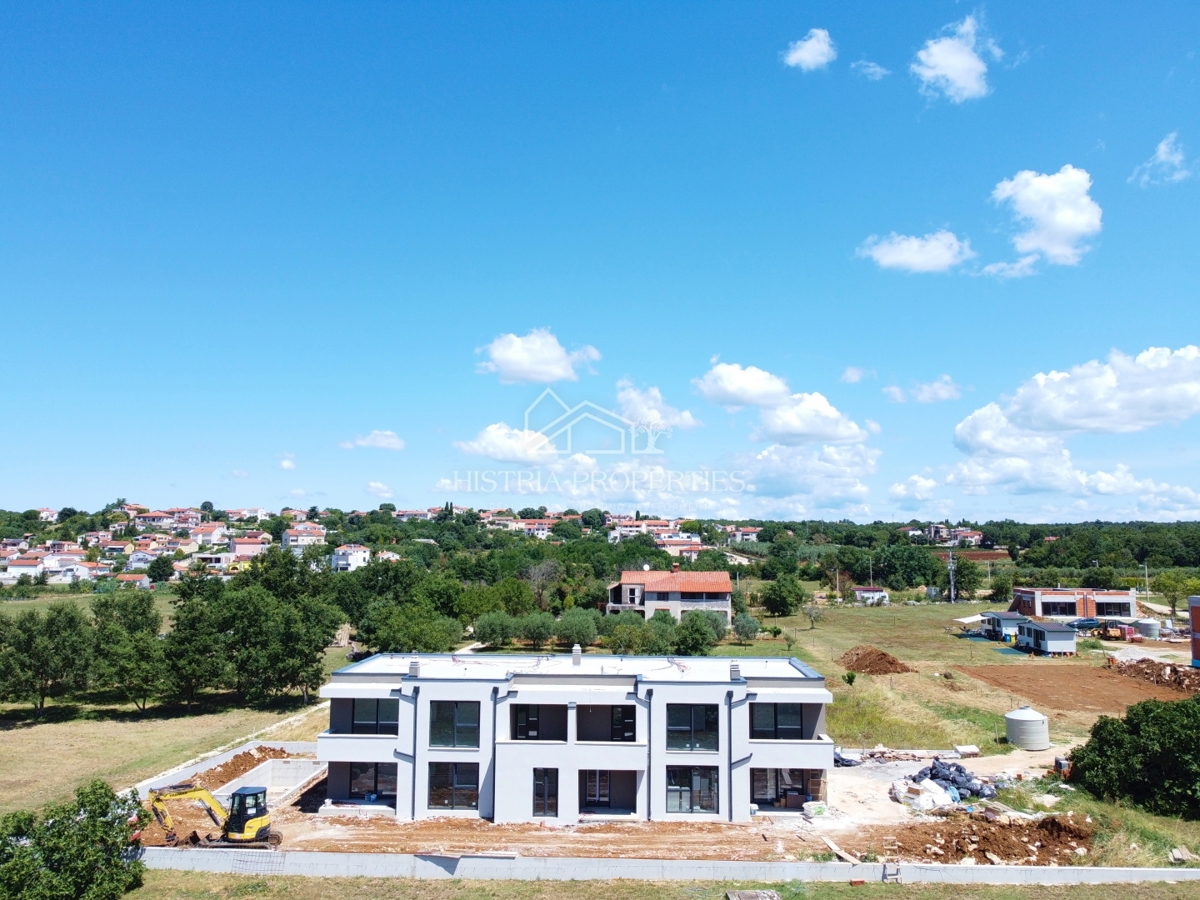 Appartamento con piscina in un nuovo edificio a 4 km da Parenzo