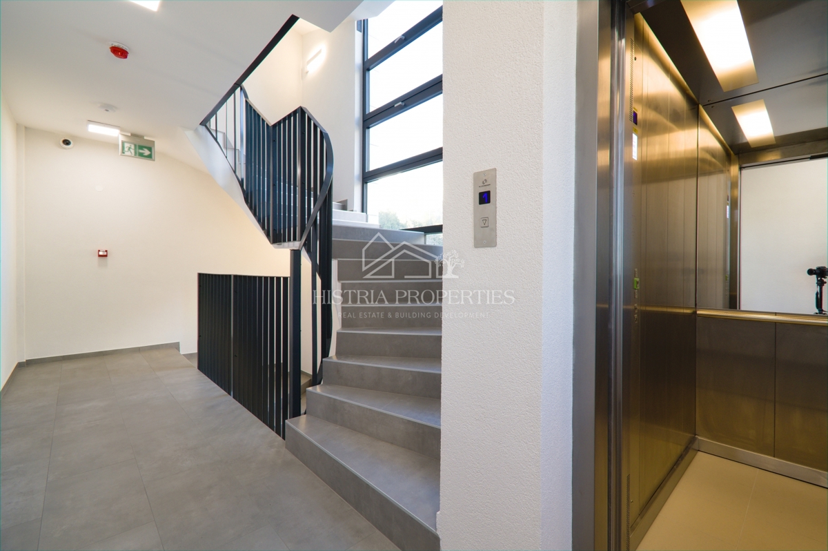 Fantastico appartamento in prima fila sul mare in un edificio nuovo di qualità con una vista impagabile