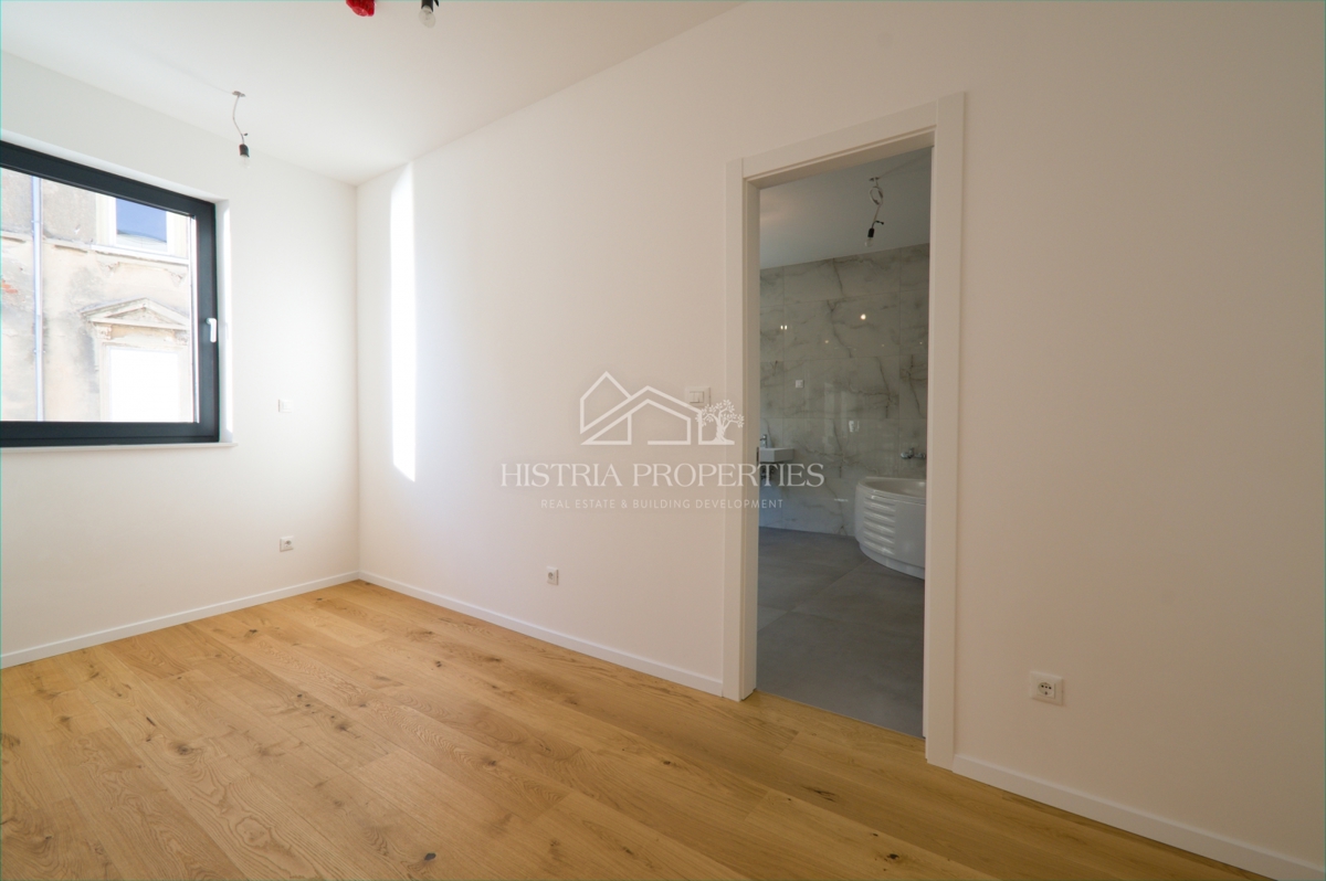 Fantastico appartamento in prima fila sul mare in un edificio nuovo di qualità con una vista impagabile