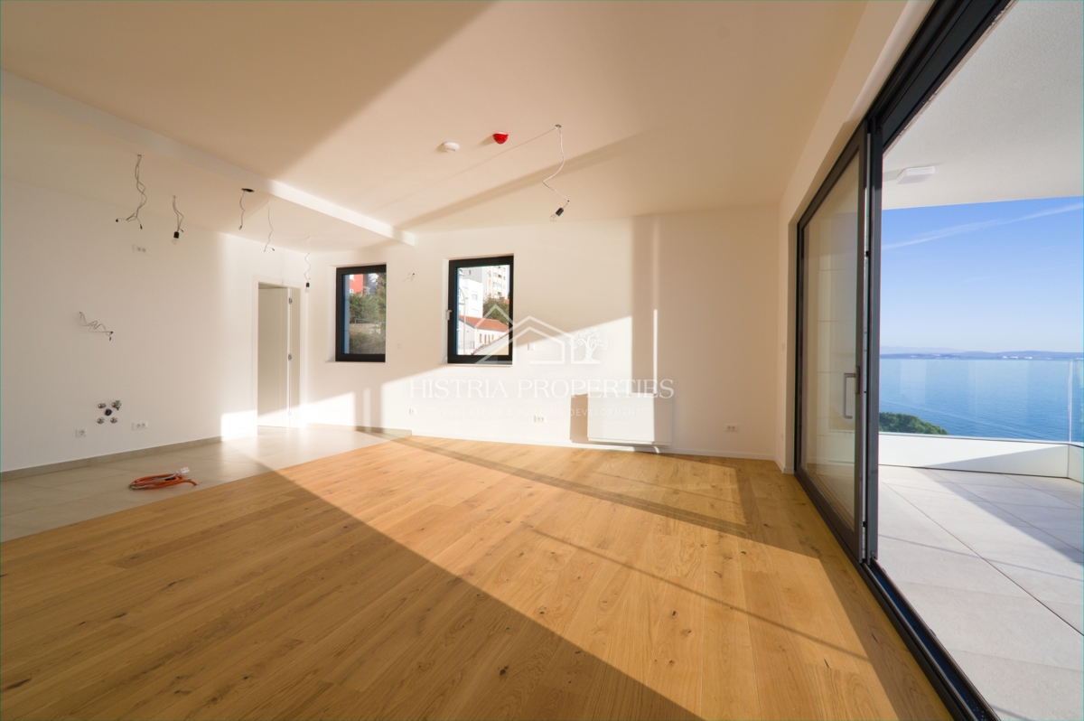 Fantastico appartamento in prima fila sul mare in un edificio nuovo di qualità con una vista impagabile