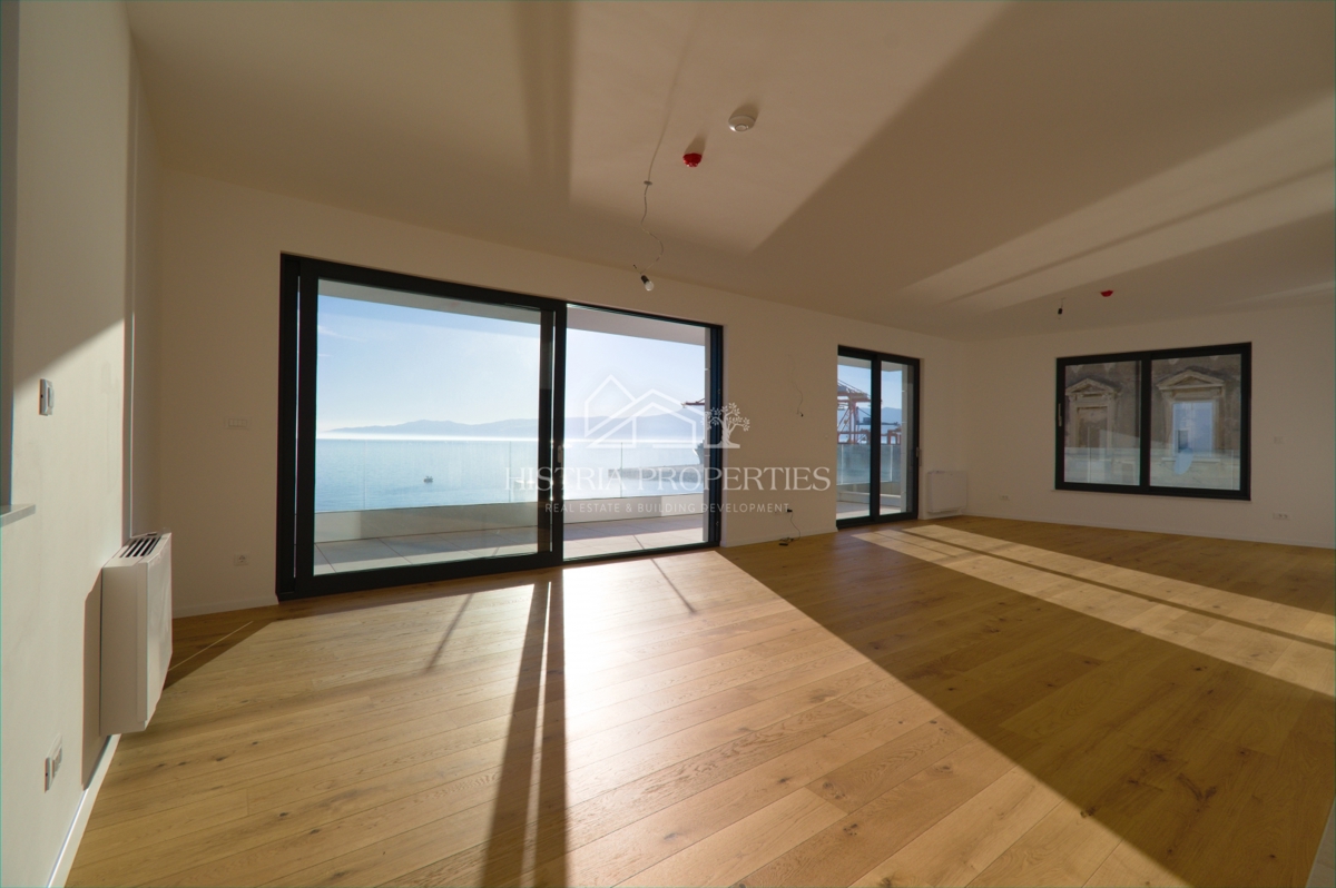 Fantastico appartamento in prima fila sul mare in un edificio nuovo di qualità con una vista impagabile