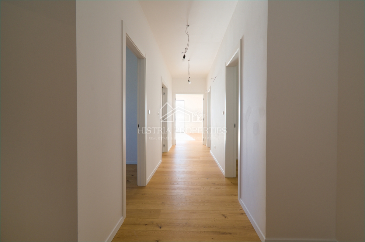 Fantastico appartamento in prima fila sul mare in un edificio nuovo di qualità con una vista impagabile