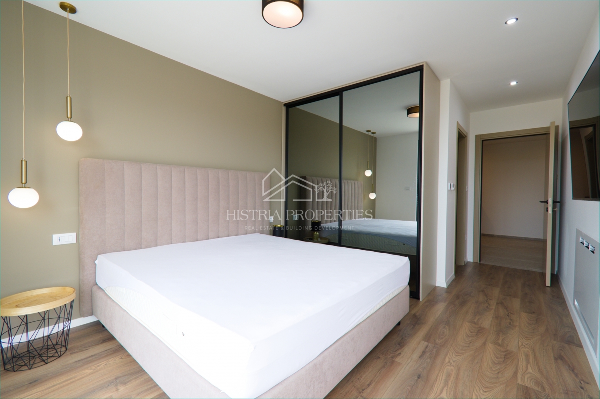 Grazioso appartamento con 2 terrazze, jacuzzi e vista panoramica vicino al mare