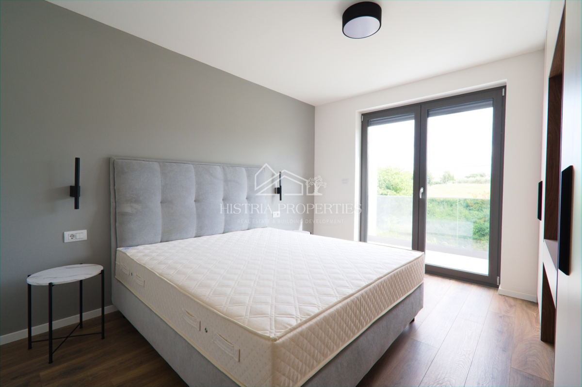 Grazioso appartamento con 2 terrazze, jacuzzi e vista panoramica vicino al mare