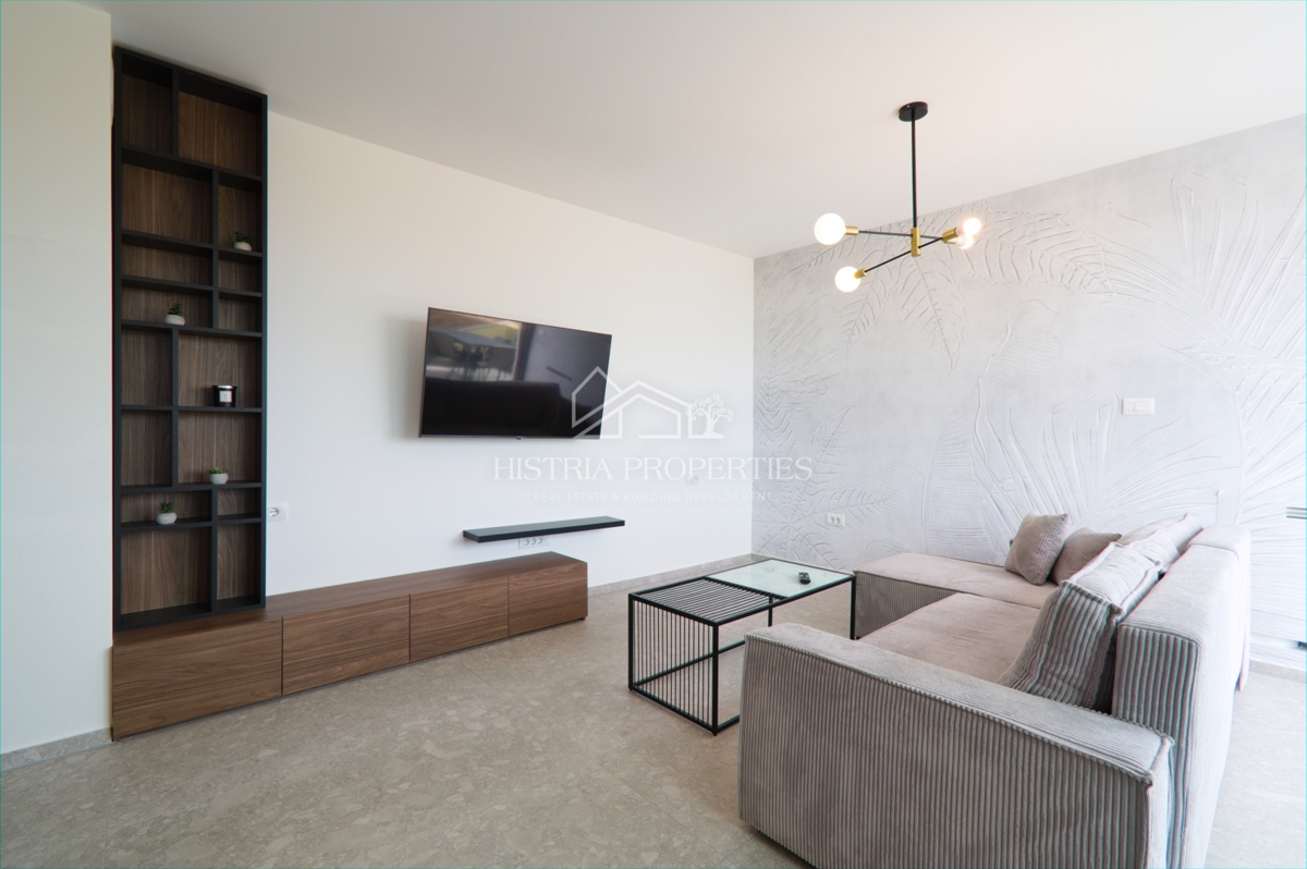 Grazioso appartamento con 2 terrazze, jacuzzi e vista panoramica vicino al mare