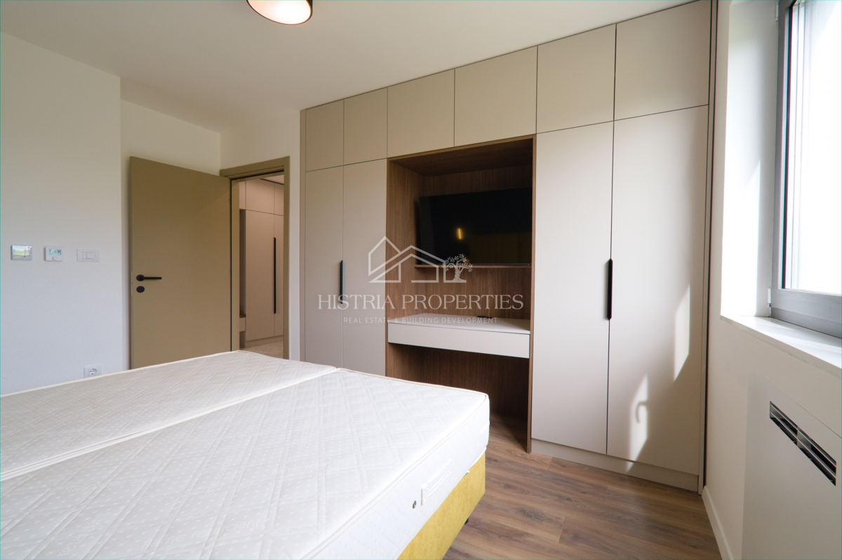 Grazioso appartamento con 2 terrazze, jacuzzi e vista panoramica vicino al mare