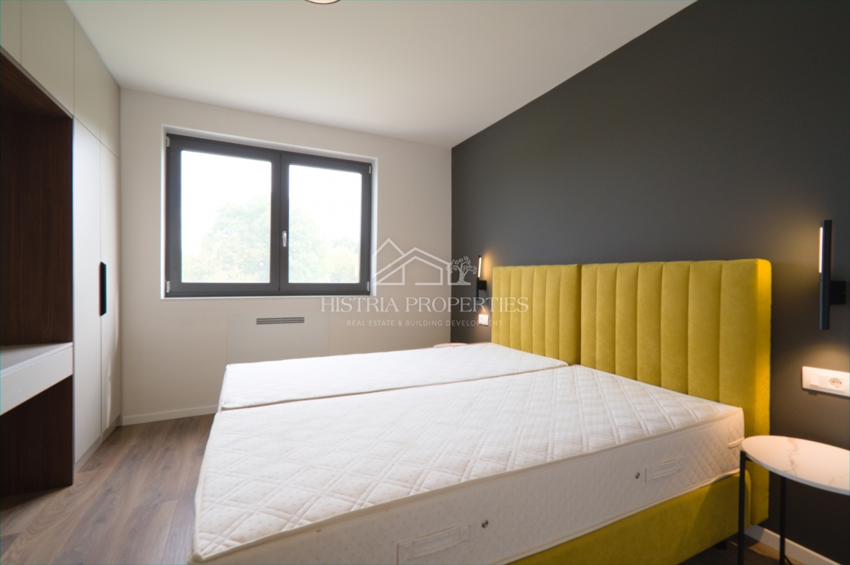 Grazioso appartamento con 2 terrazze, jacuzzi e vista panoramica vicino al mare