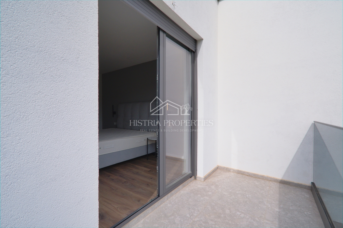 Grazioso appartamento con 2 terrazze, jacuzzi e vista panoramica vicino al mare