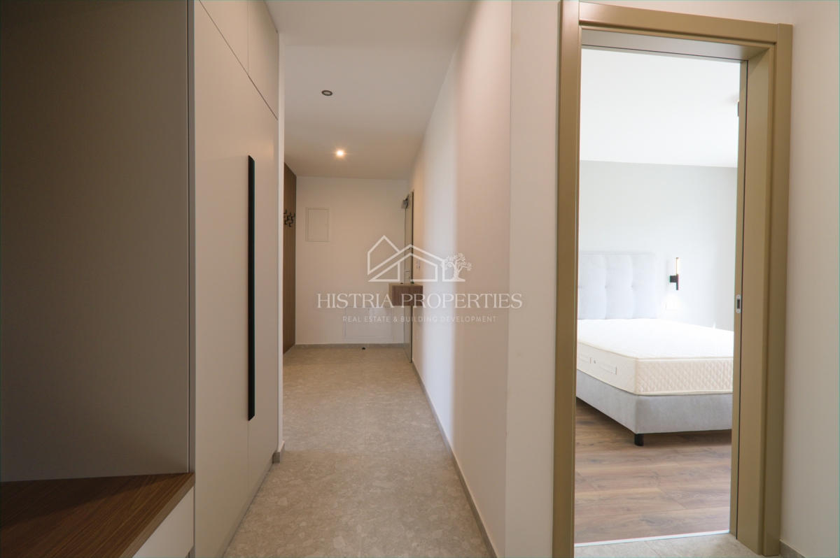 Grazioso appartamento con 2 terrazze, jacuzzi e vista panoramica vicino al mare