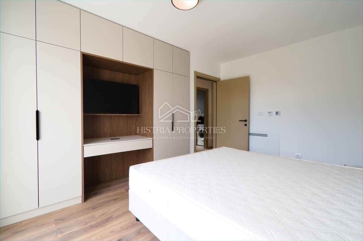 Grazioso appartamento con 2 terrazze, jacuzzi e vista panoramica vicino al mare