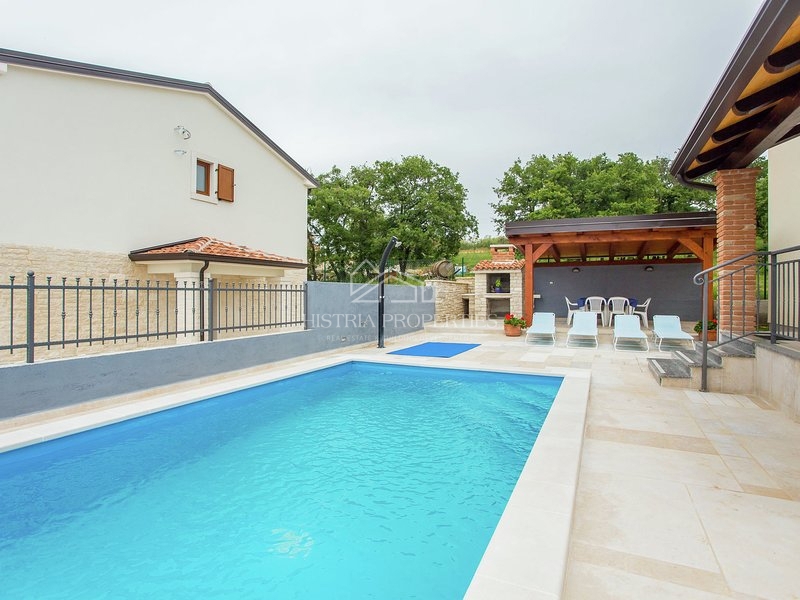 Casa arredata con piscina a 9 km da Parenzo