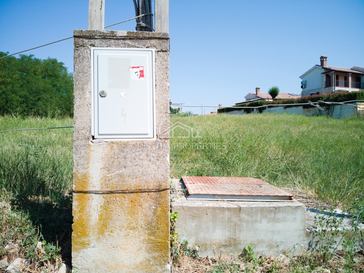 Ampio appezzamento di terreno con splendida vista per progettare la proprietà perfetta