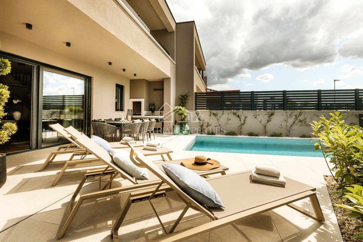 Moderno duplex completamente arredato a 800 metri dal mare in posizione privilegiata