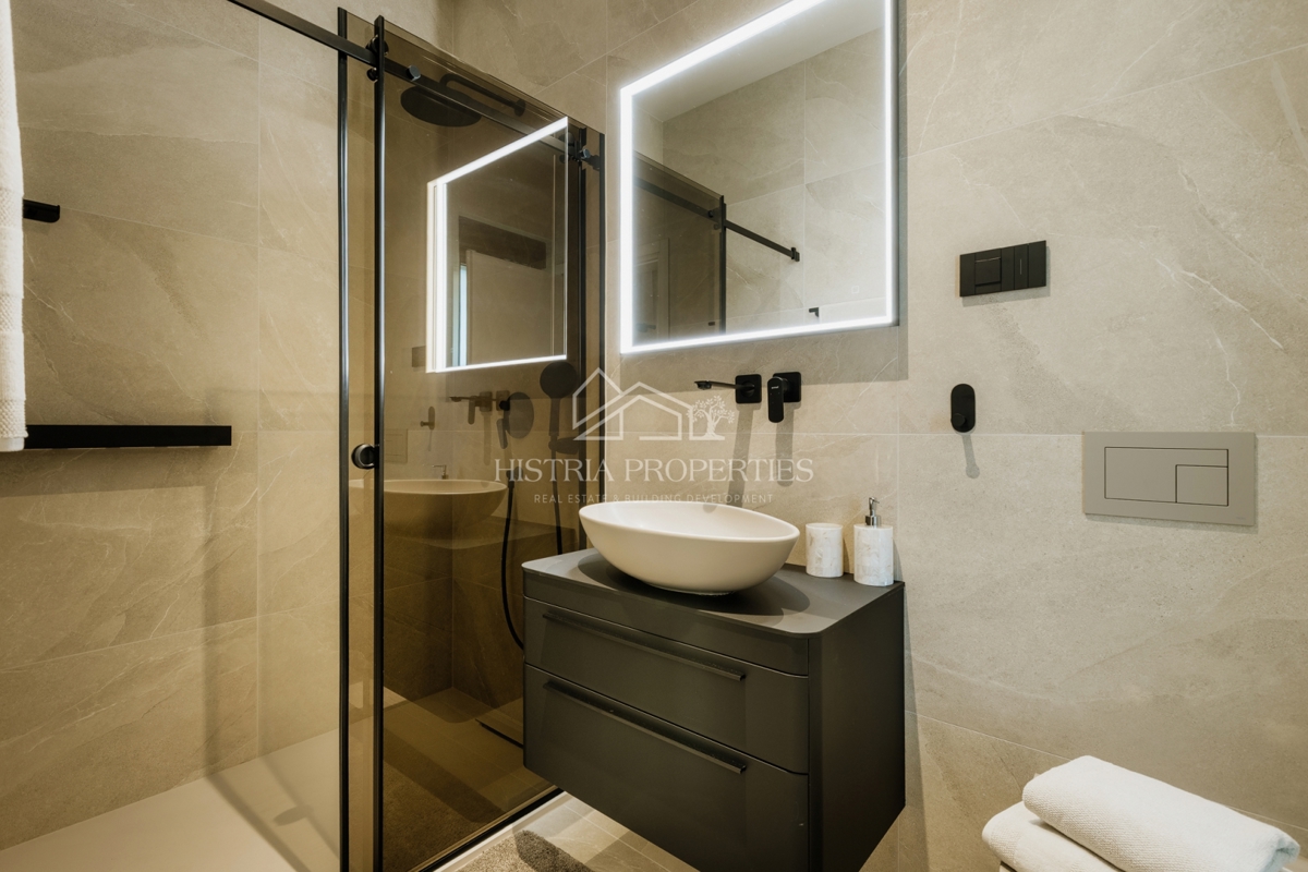 Moderno duplex completamente arredato a 800 metri dal mare in posizione privilegiata