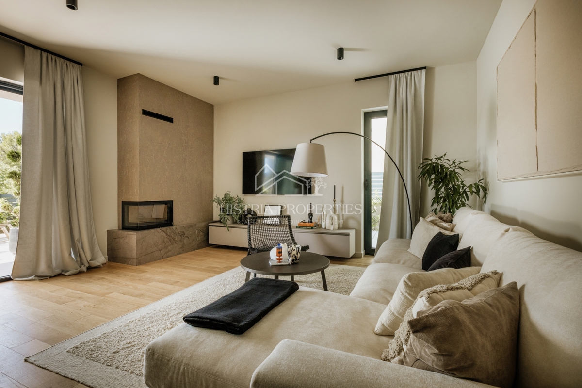 Moderno duplex completamente arredato a 800 metri dal mare in posizione privilegiata