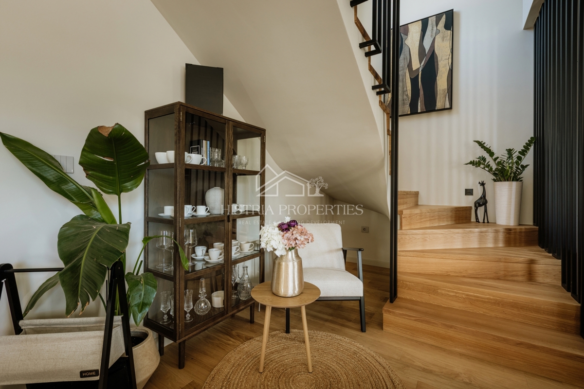 Moderno duplex completamente arredato a 800 metri dal mare in posizione privilegiata