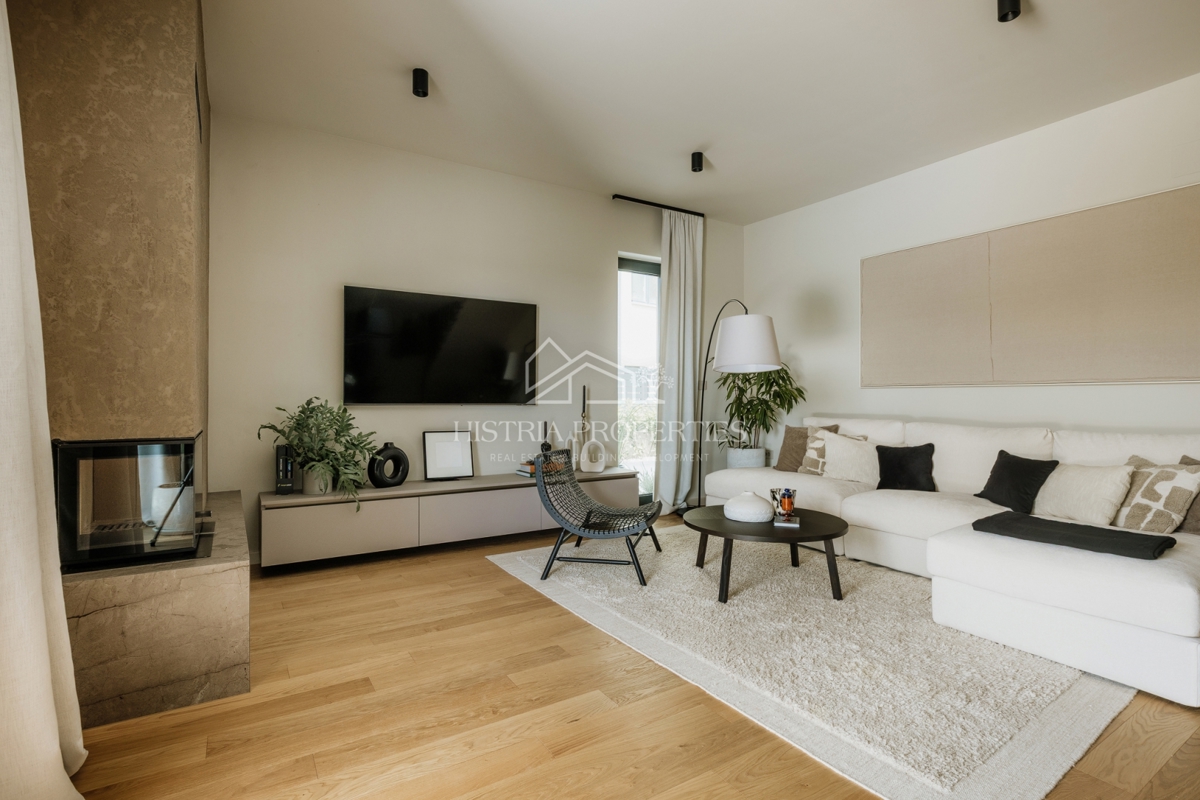 Moderno duplex completamente arredato a 800 metri dal mare in posizione privilegiata