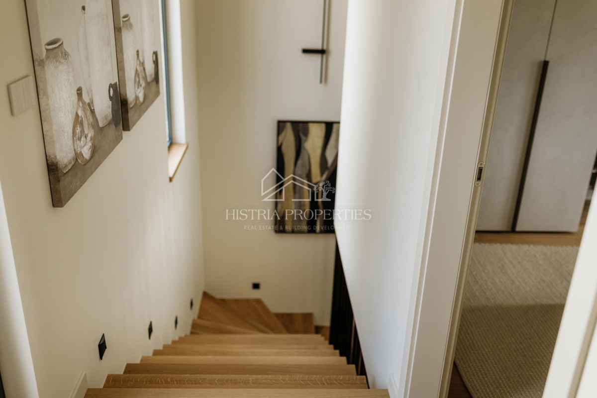 Moderno duplex completamente arredato a 800 metri dal mare in posizione privilegiata