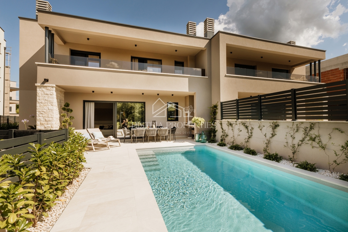 Moderno duplex completamente arredato a 800 metri dal mare in posizione privilegiata