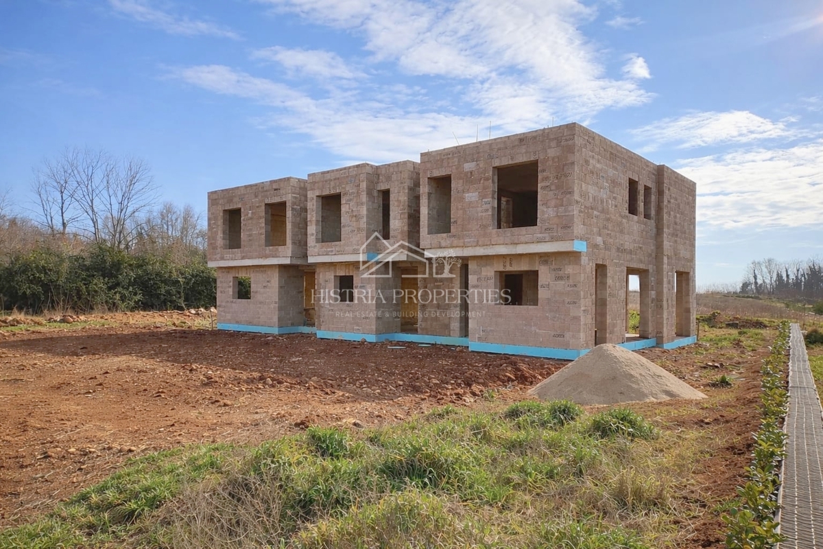 Una nuova casa moderna e un prezzo che corrisponde alla qualità, costruita ecologicamente al 100%