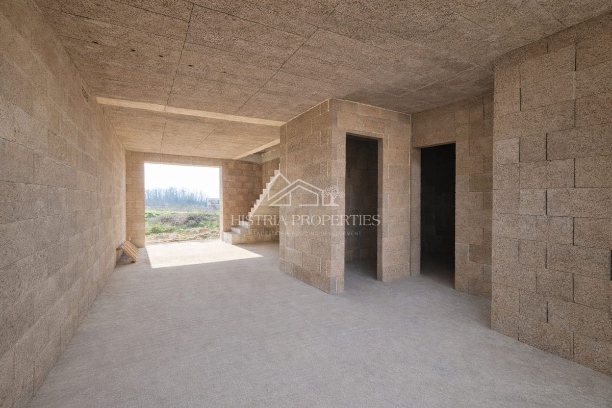 Una nuova casa moderna e un prezzo che corrisponde alla qualità, costruita ecologicamente al 100%