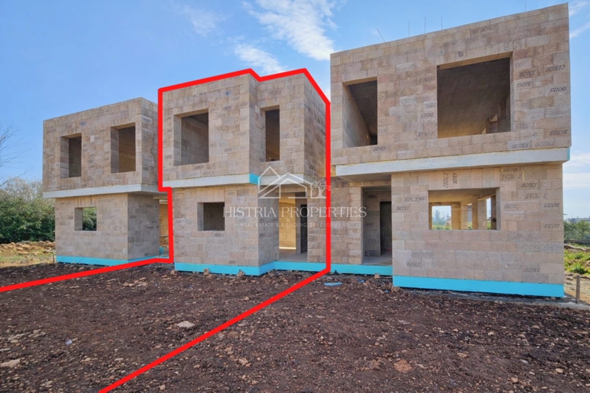 Una nuova casa moderna e un prezzo che corrisponde alla qualità, costruita ecologicamente al 100%