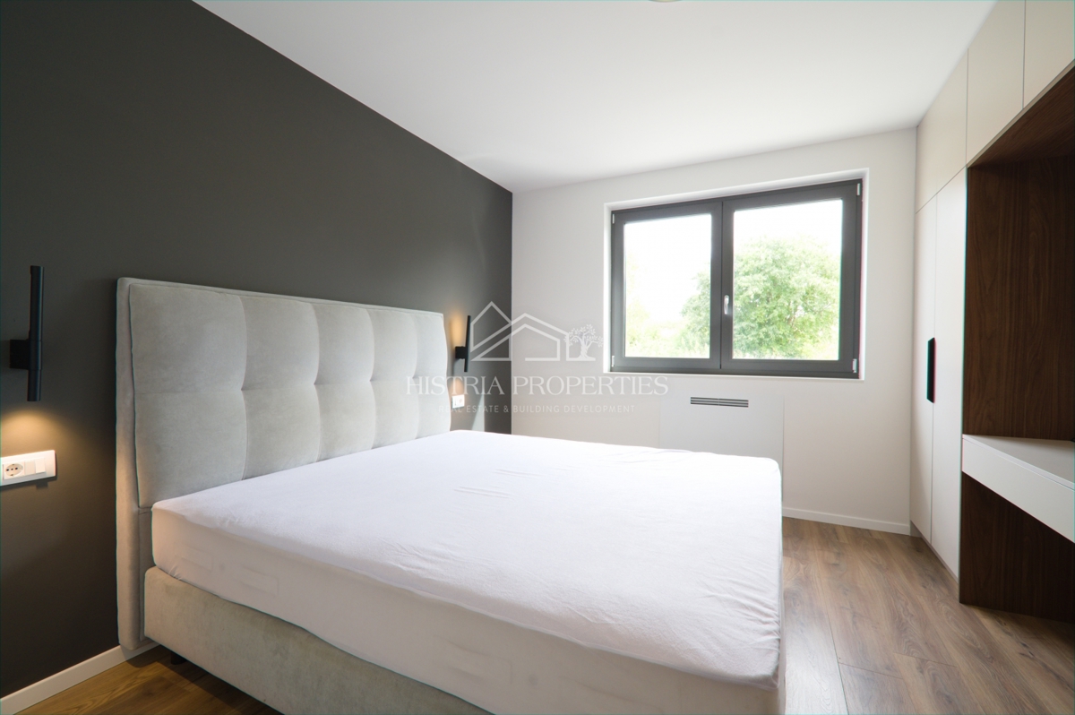 Spazioso appartamento con piscina, completamente attrezzato, con vista mare