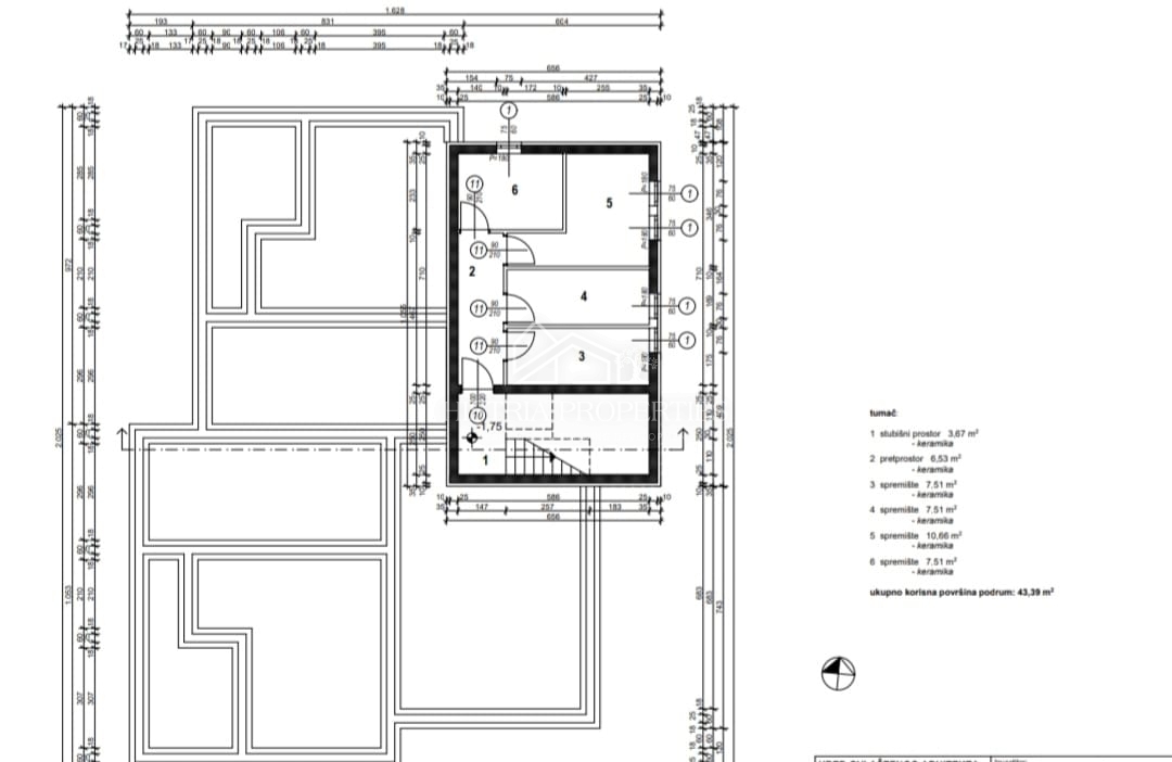 Spazioso appartamento con piscina, completamente attrezzato, con vista mare