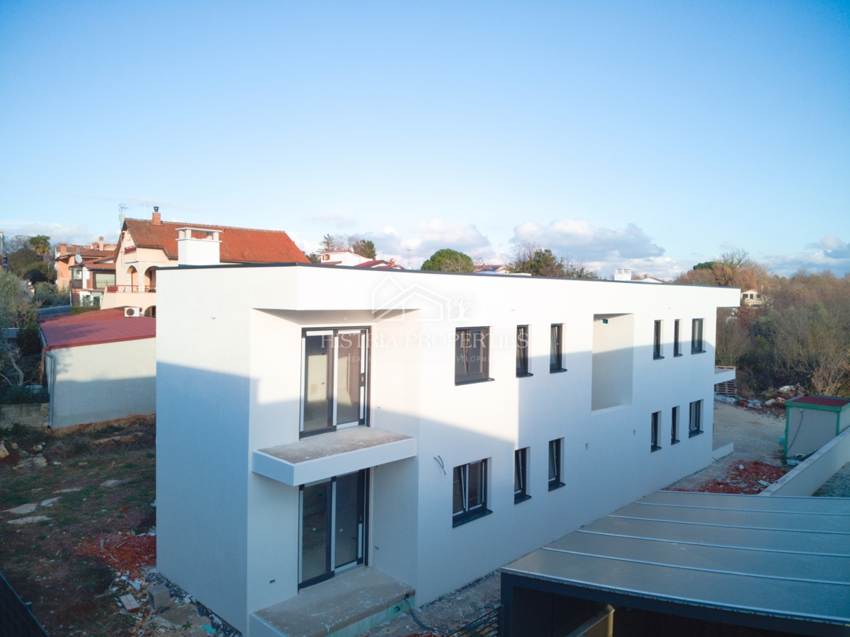 Appartamento urbano con 2 terrazze in una moderna zona residenziale, vicino al centro di Parenzo