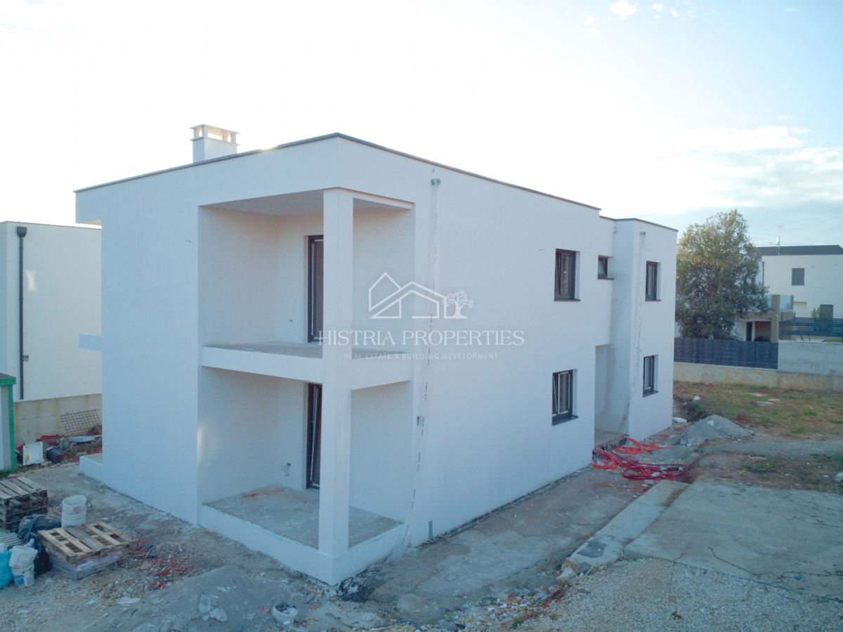 Appartamento urbano con 2 terrazze in una moderna zona residenziale, vicino al centro di Parenzo