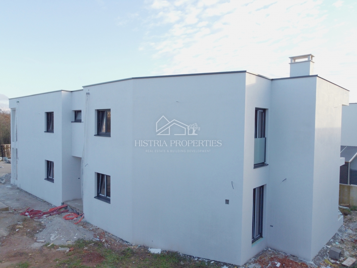 Appartamento urbano con 2 terrazze in una moderna zona residenziale, vicino al centro di Parenzo