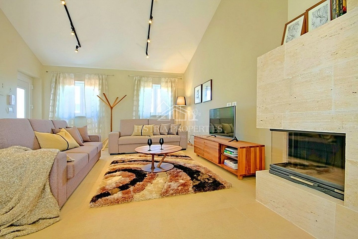 Casa completamente attrezzata con piscina e affitto turistico consolidato