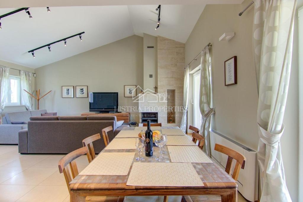 Casa completamente attrezzata con piscina e affitto turistico consolidato