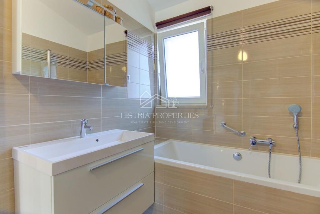 Casa completamente attrezzata con piscina e affitto turistico consolidato