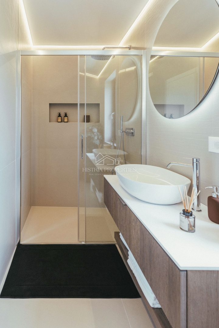 Villa di design in stile istriano, completamente e riccamente attrezzata